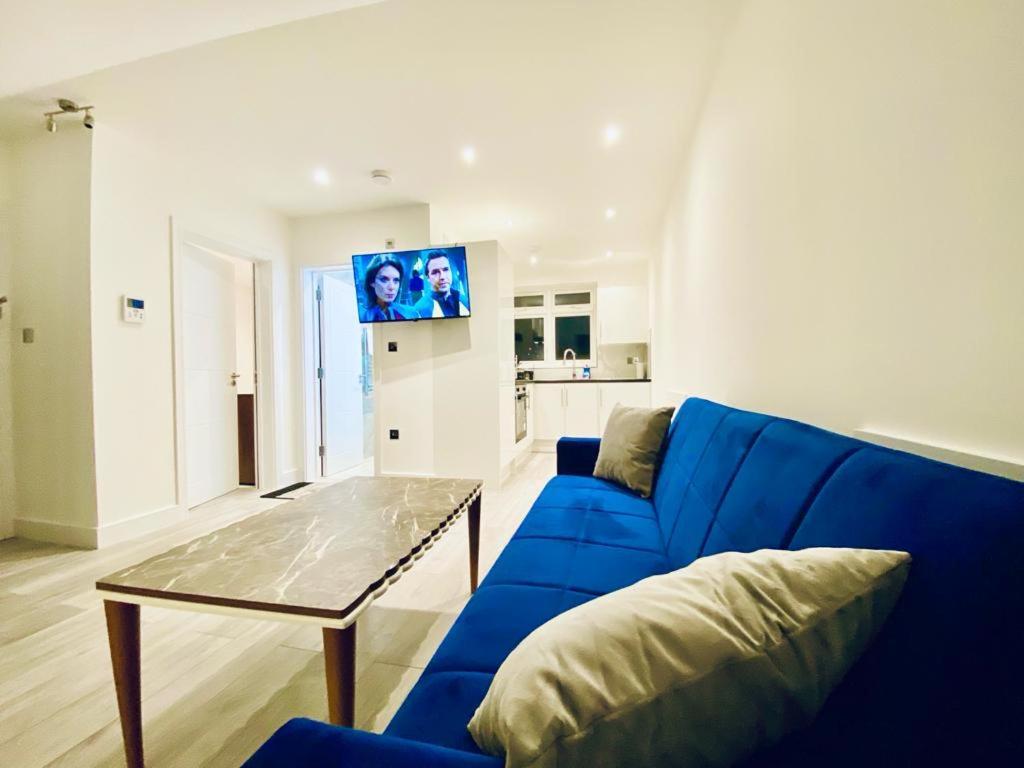 Lovely One Bedroom Flat In With Car Park * London