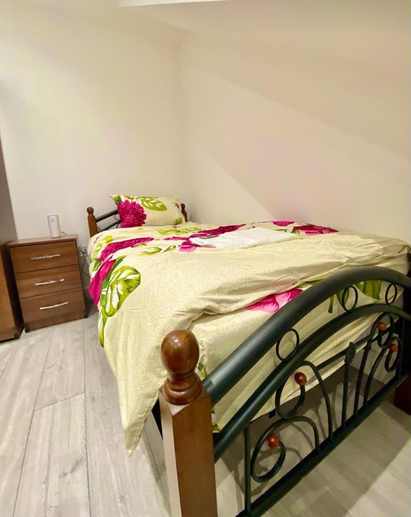 Holiday home Lovely One Bedroom Flat In With Car Park