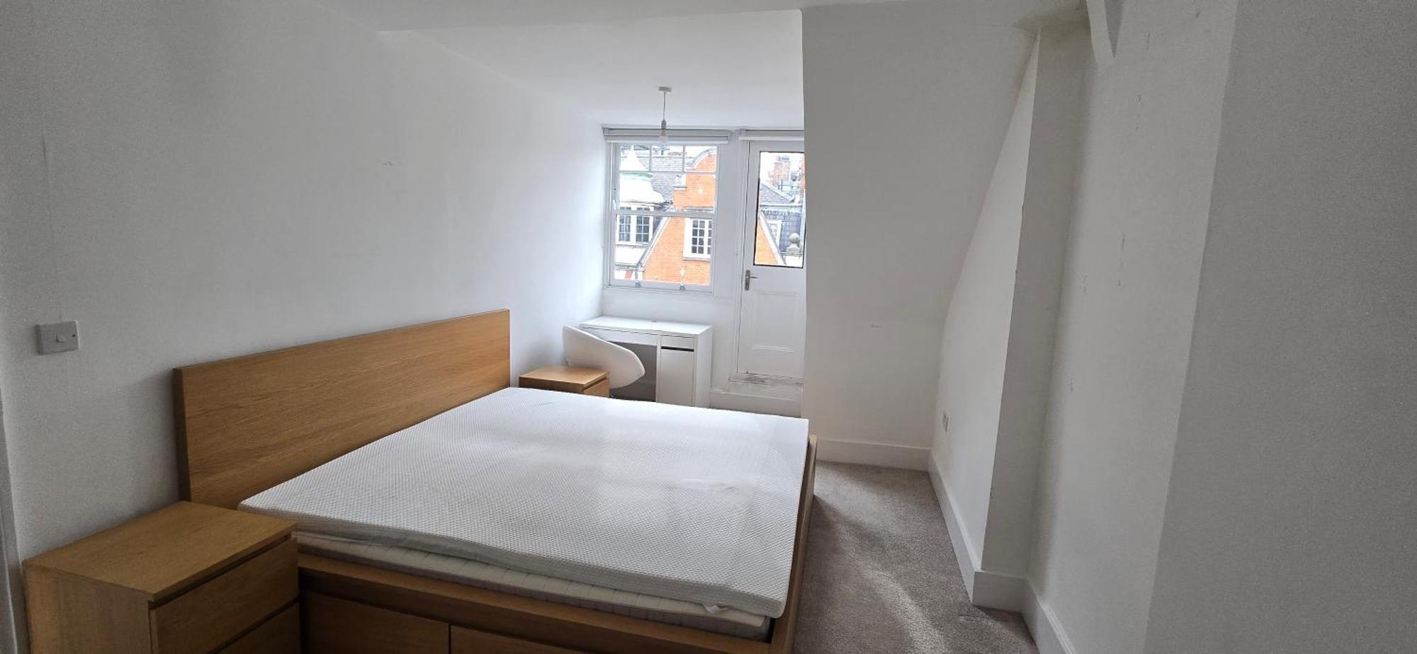 3-bed In The Heart Of Fitzrovia Apartment London