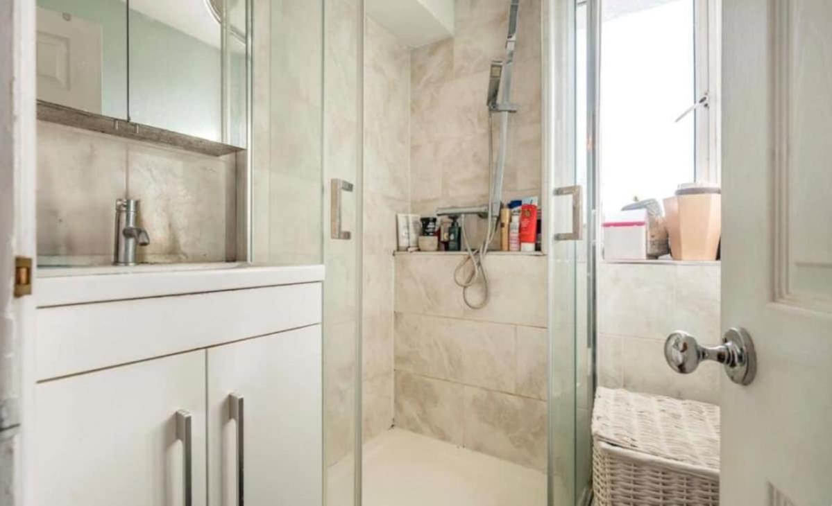 Location 2 Double Bed 10m To Kings X *