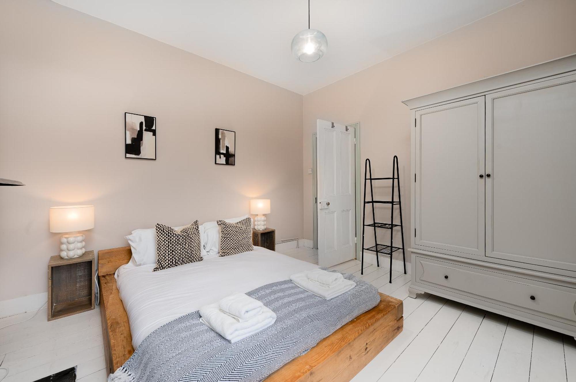 Apartment Vesto Three Bedroom Duplex In Clapham *