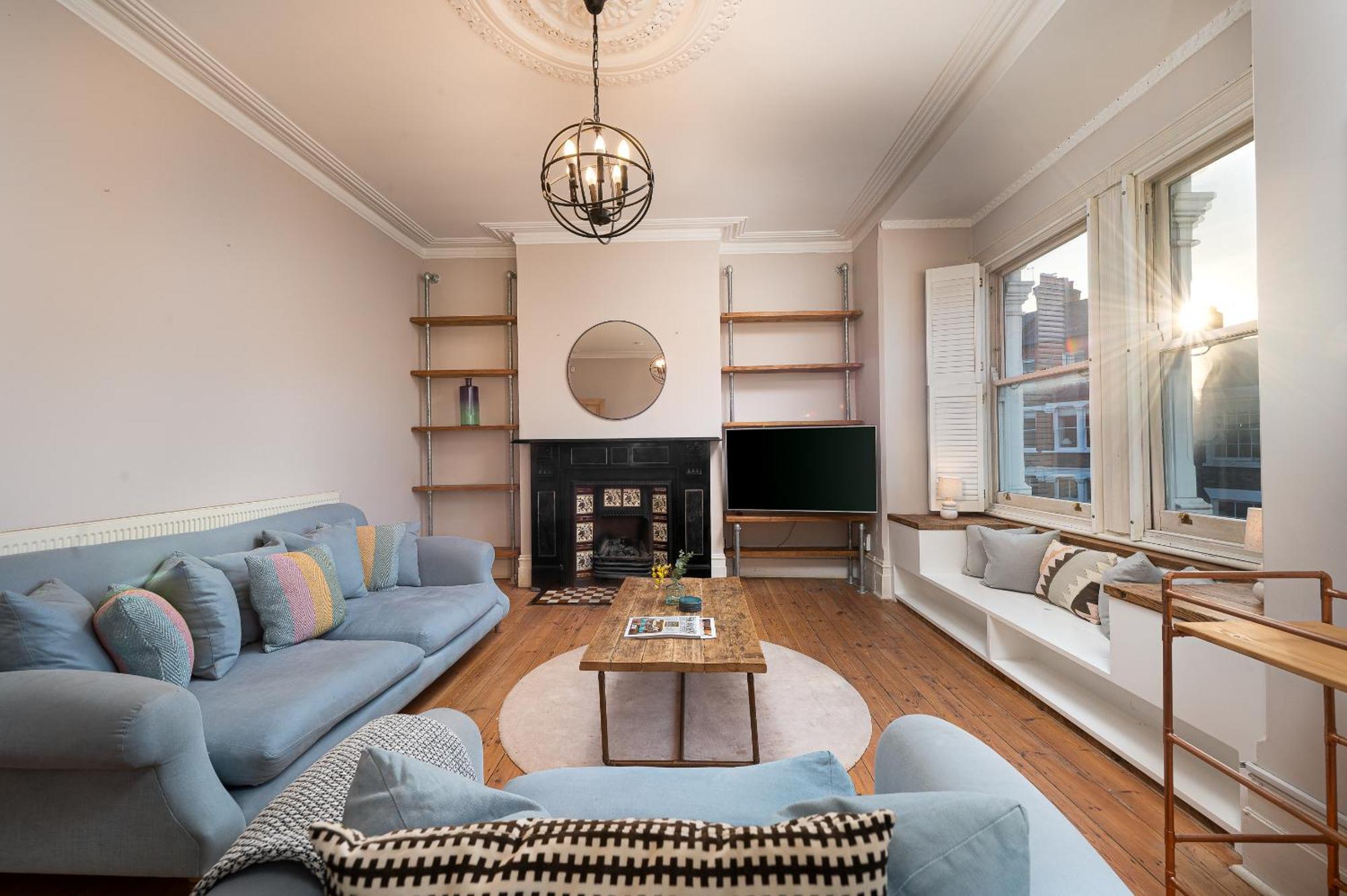 Vesto Three Bedroom Duplex In Clapham Apartment *