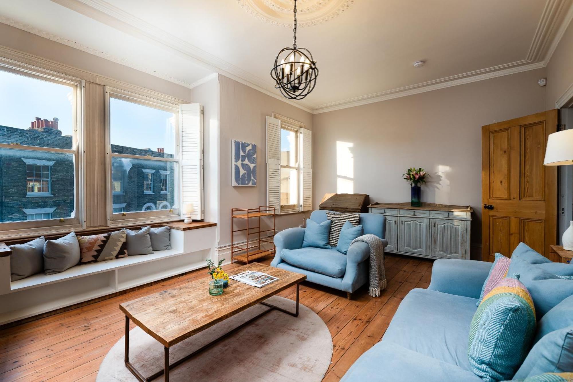 Vesto Three Bedroom Duplex In Clapham Apartment London