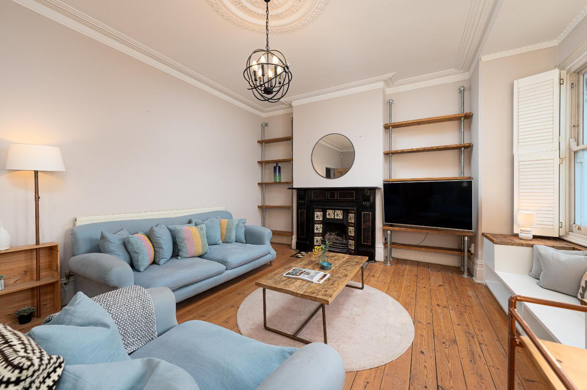 Vesto Three Bedroom Duplex In Clapham Apartment *