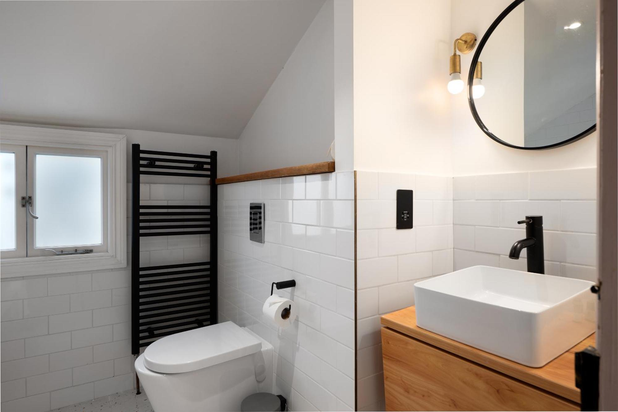 Vesto Three Bedroom Duplex In Clapham Apartment