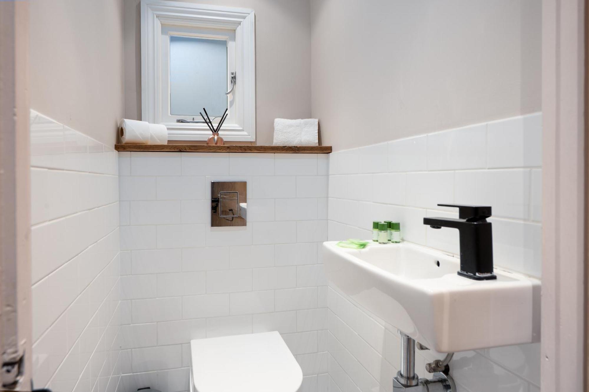 Vesto Three Bedroom Duplex In Clapham