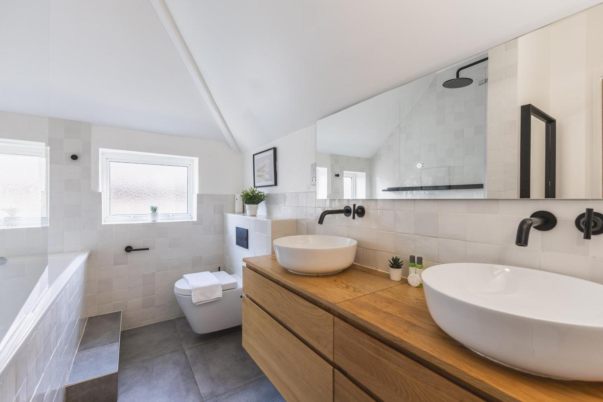 Upscale House In Acton East Londen
