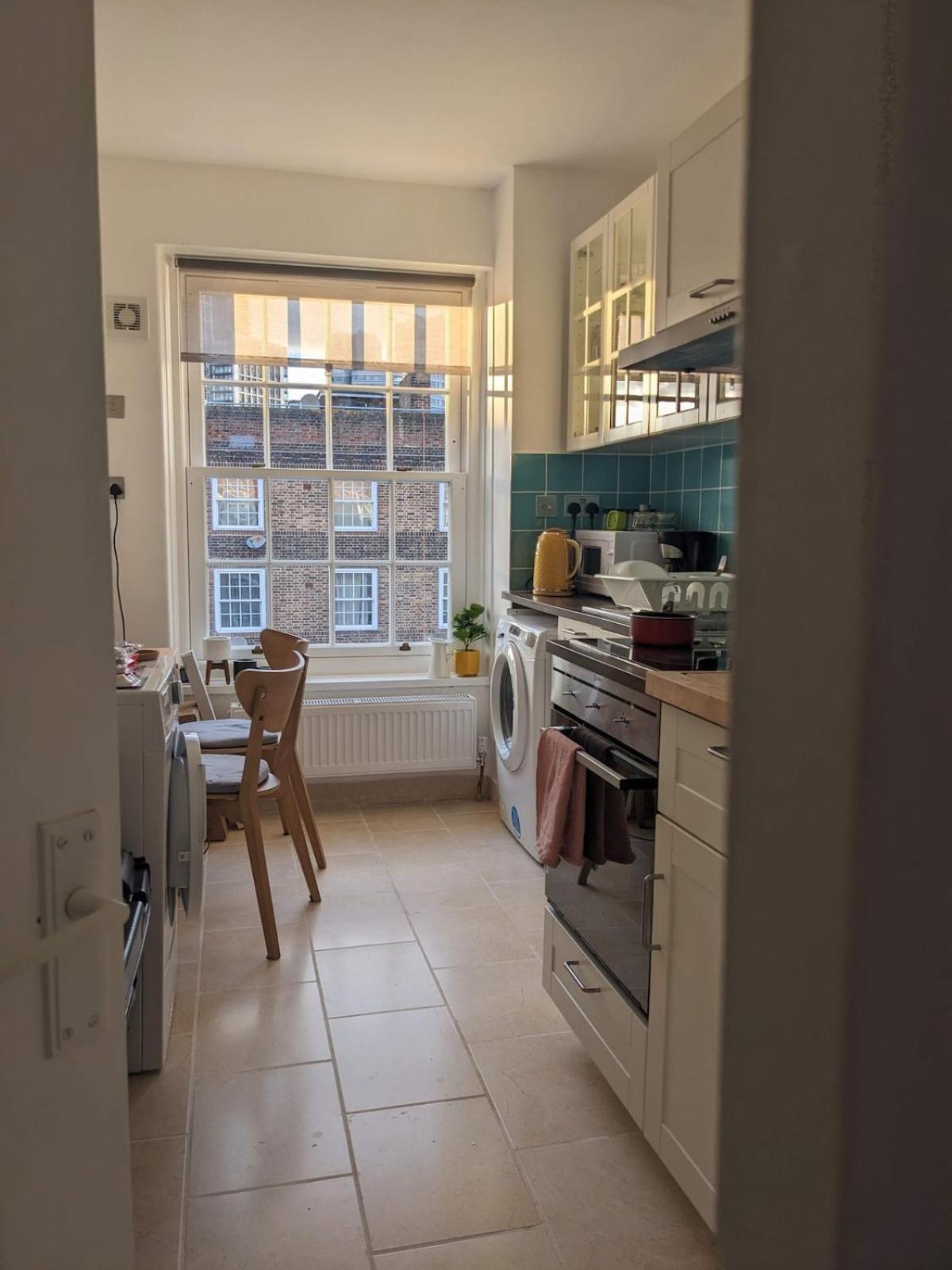 Apartment Spacious One Bedroom Flat Zone 1