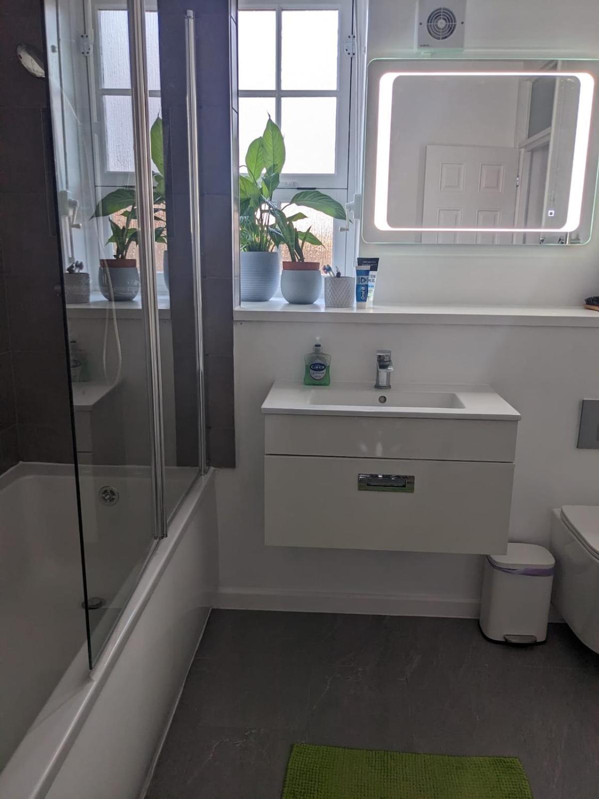 Spacious One Bedroom Flat Zone 1 * London