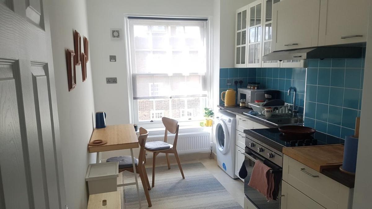 Spacious One Bedroom Flat Zone 1 * London