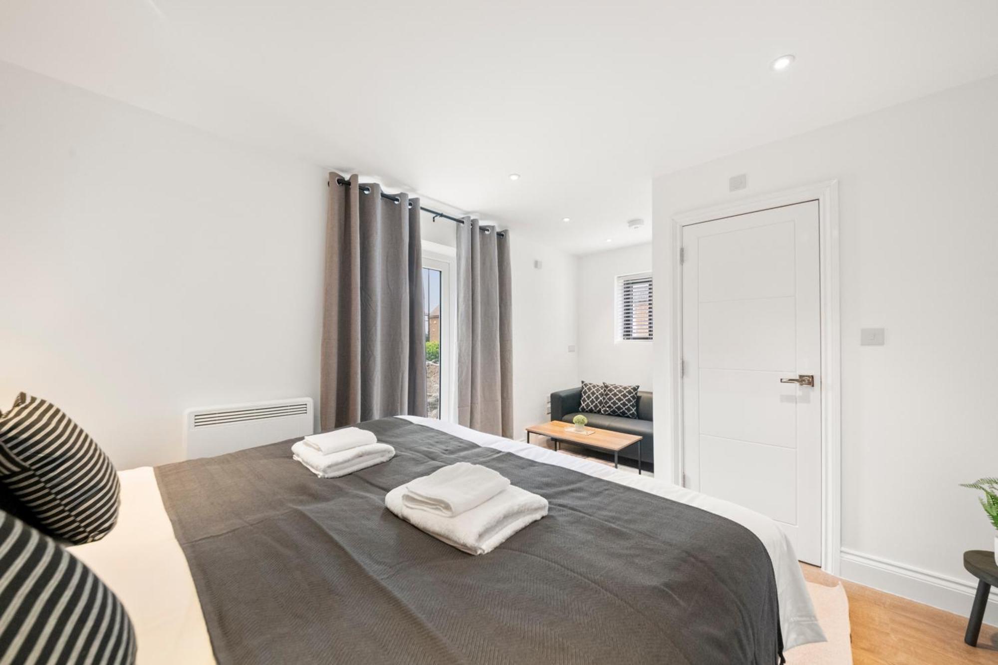 Apartment Stylish I Extended I Free Parking London