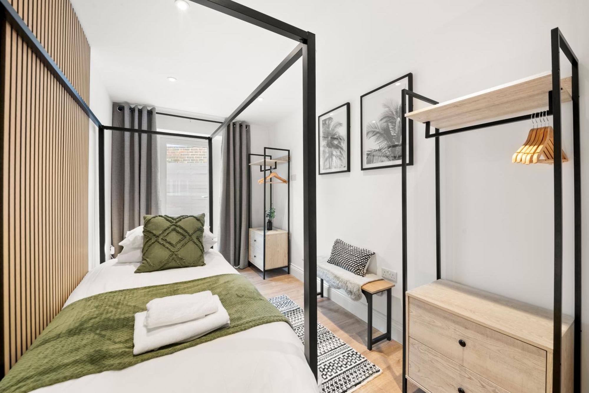 Stylish I Extended I Free Parking Apartment London