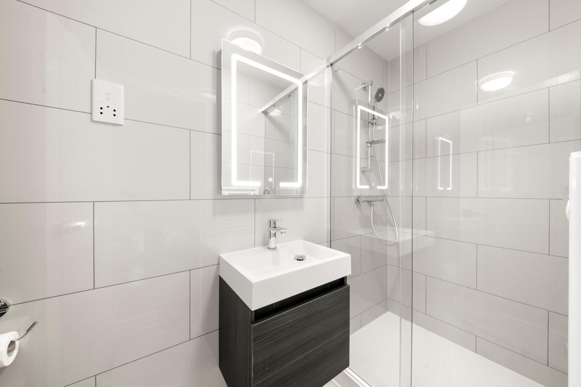 Apartment Stylish I Extended I Free Parking London