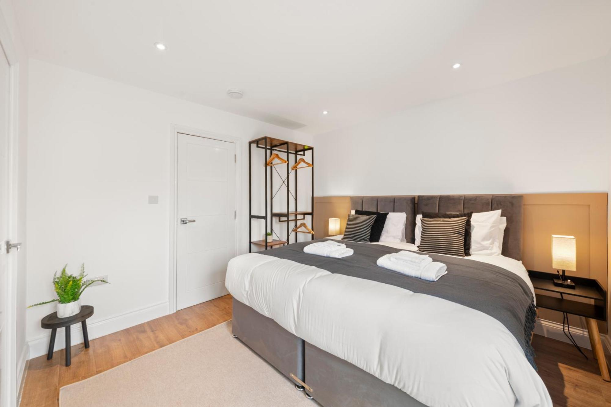 Stylish I Extended I Free Parking Apartment *