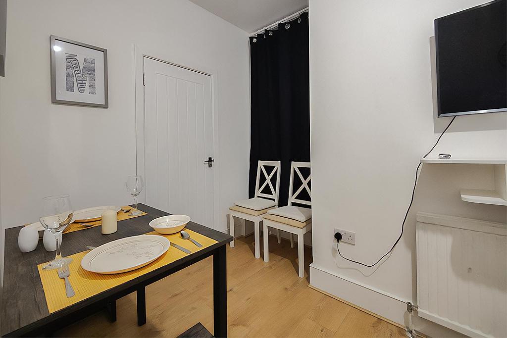 Apartment Cosy 2-bed Flat, 8 Min To Tube *