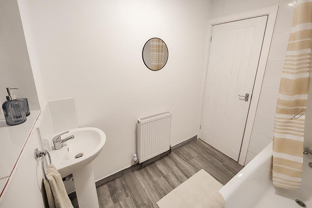 Cosy 2-bed Flat, 8 Min To Tube