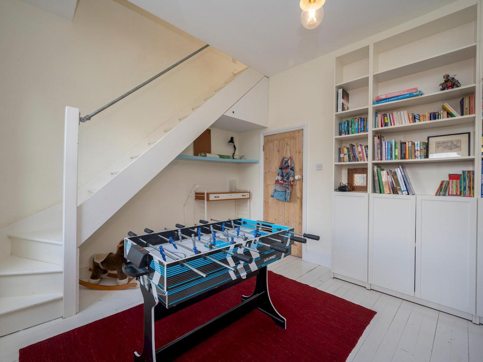 Pass The Keys Airy 1850s Coach House With Private Balcony Holiday home London