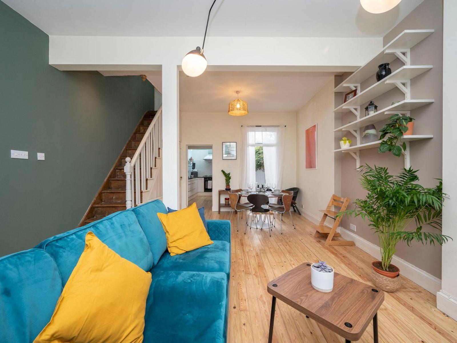 Holiday home Pass The Keys Airy 1850s Coach House With Private Balcony *