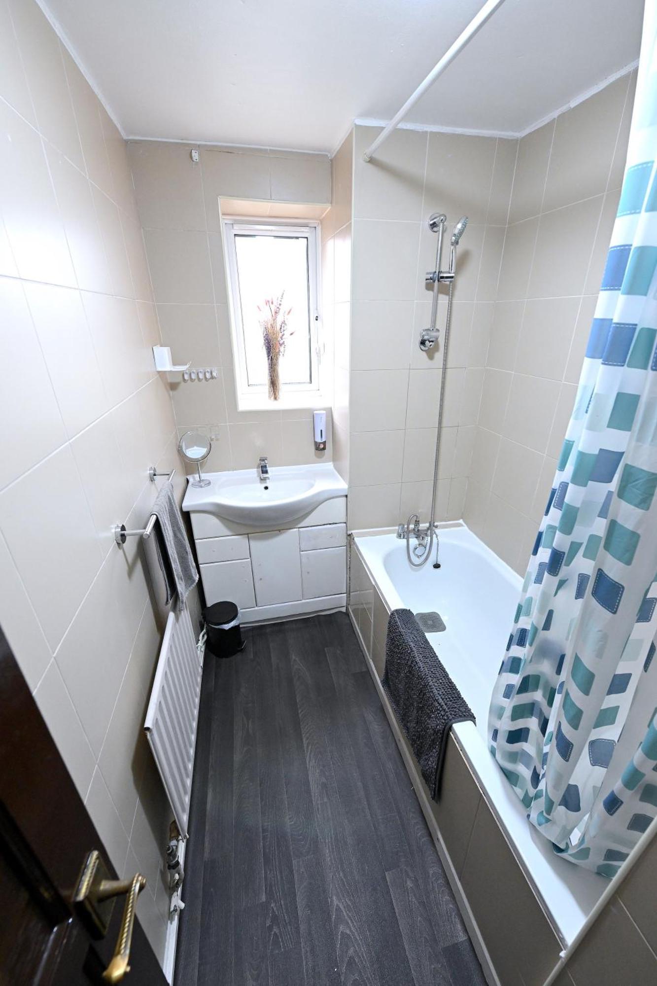 Stunning 2-bedroom Apartamento *