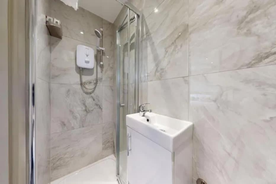 Netflix-13min To Battersea Park-smart Tv-wifi-wd