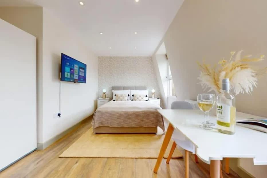 Netflix-13min To Battersea Park-smart Tv-wifi-wd *