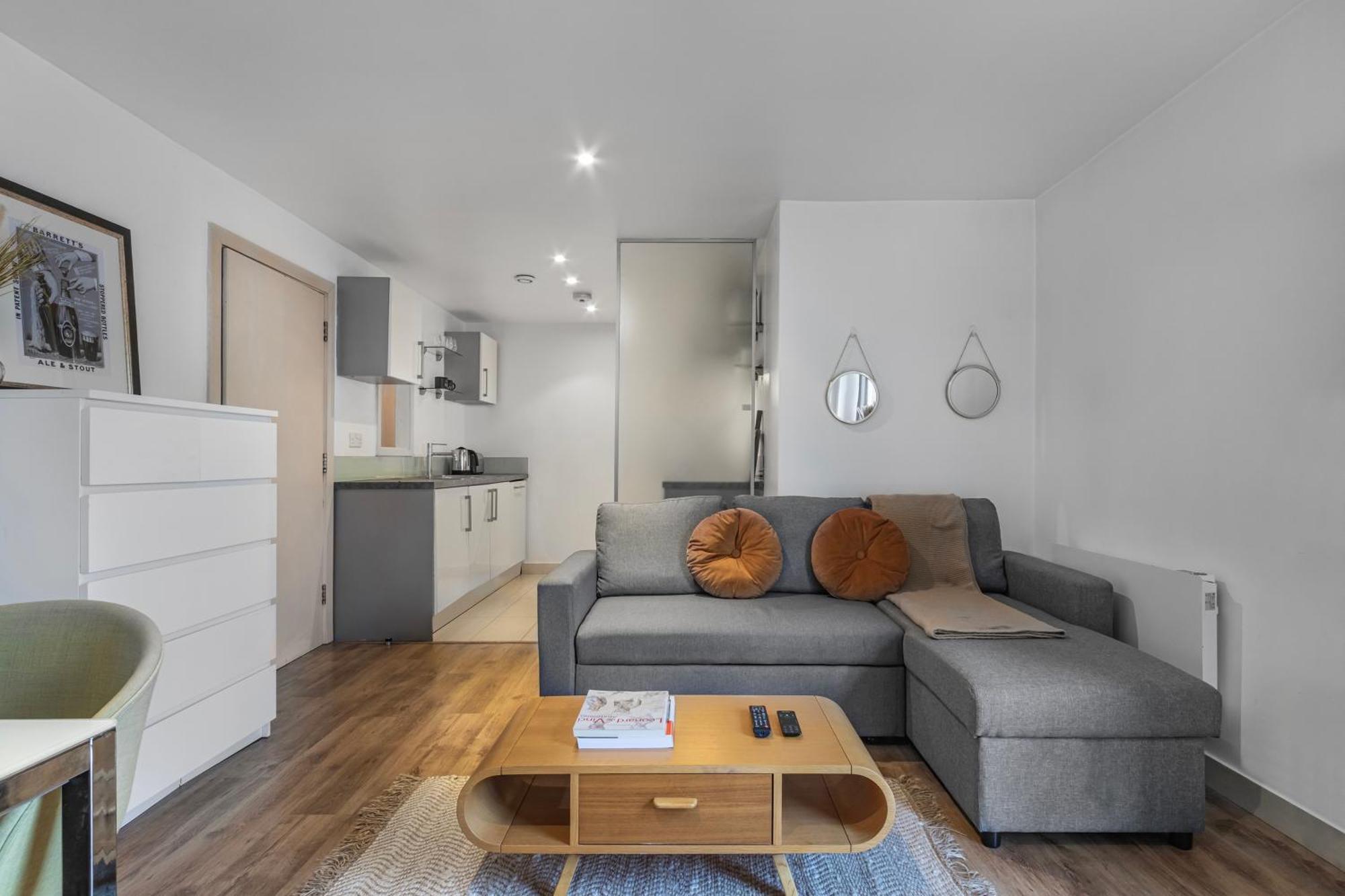 Apartment London's Famous Brick Lane - 1 Bed Flat Sleeps 5 *