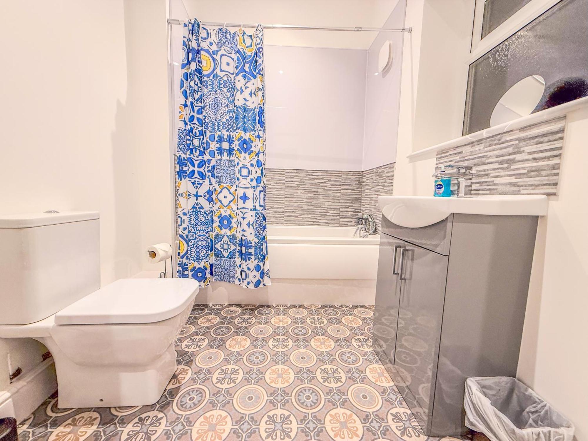 The Wanderer 3 Bedroom By Altoluxoexperience Short Lets & Serviced With Free Parking & Wifi Apartment London