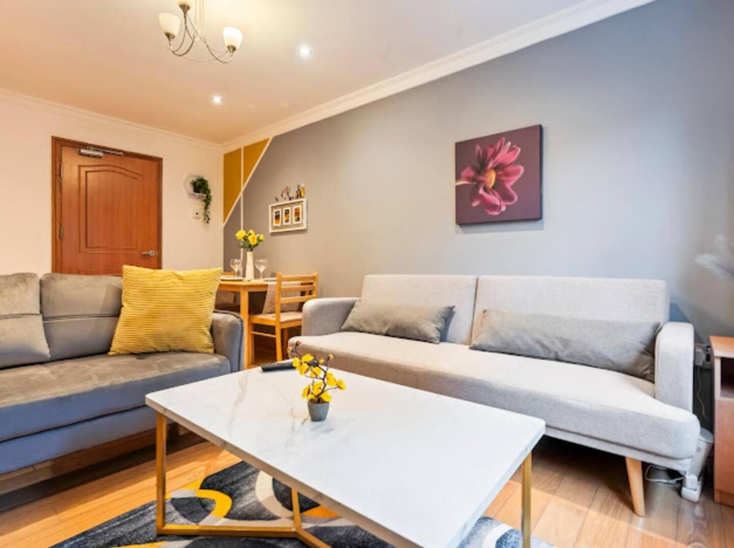 Apartment Exquisite 1br - Free Parking Only 5-mins Walk To Clapham Junction Station London