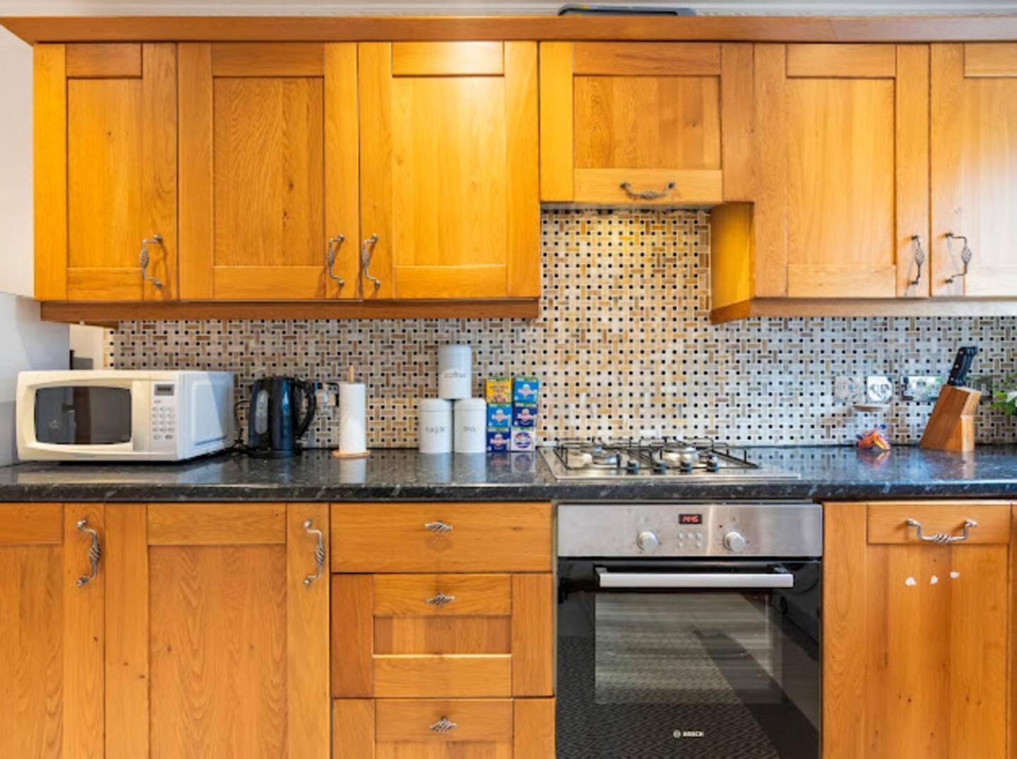 Exquisite 1br - Free Parking Only 5-mins Walk To Clapham Junction Station London