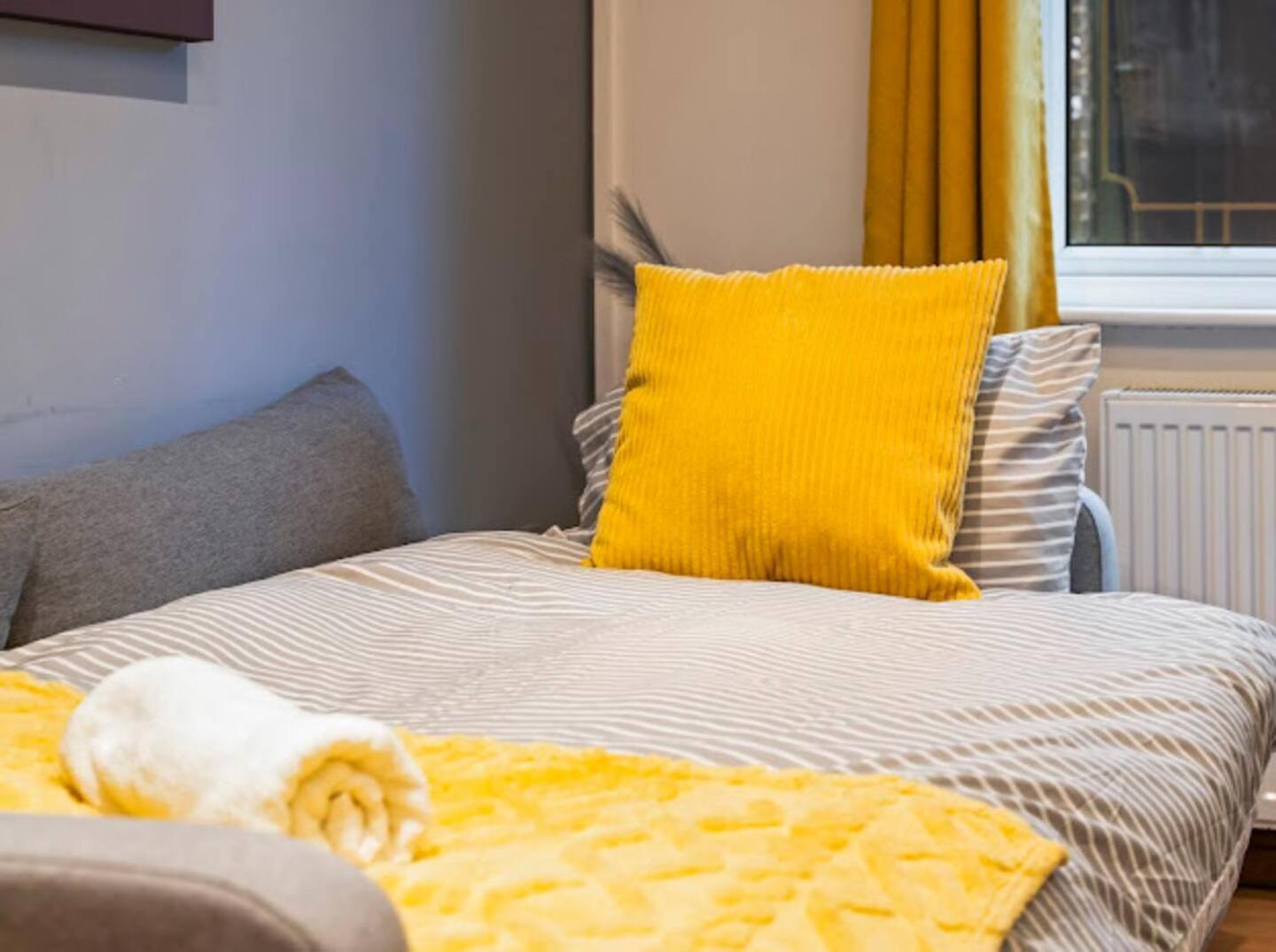 Exquisite 1br - Free Parking Only 5-mins Walk To Clapham Junction Station * London