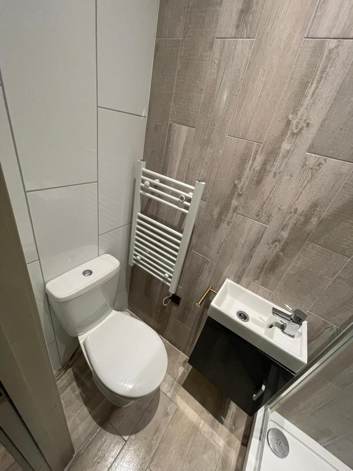Guest house Letzi Private En-suite Near Wembley *