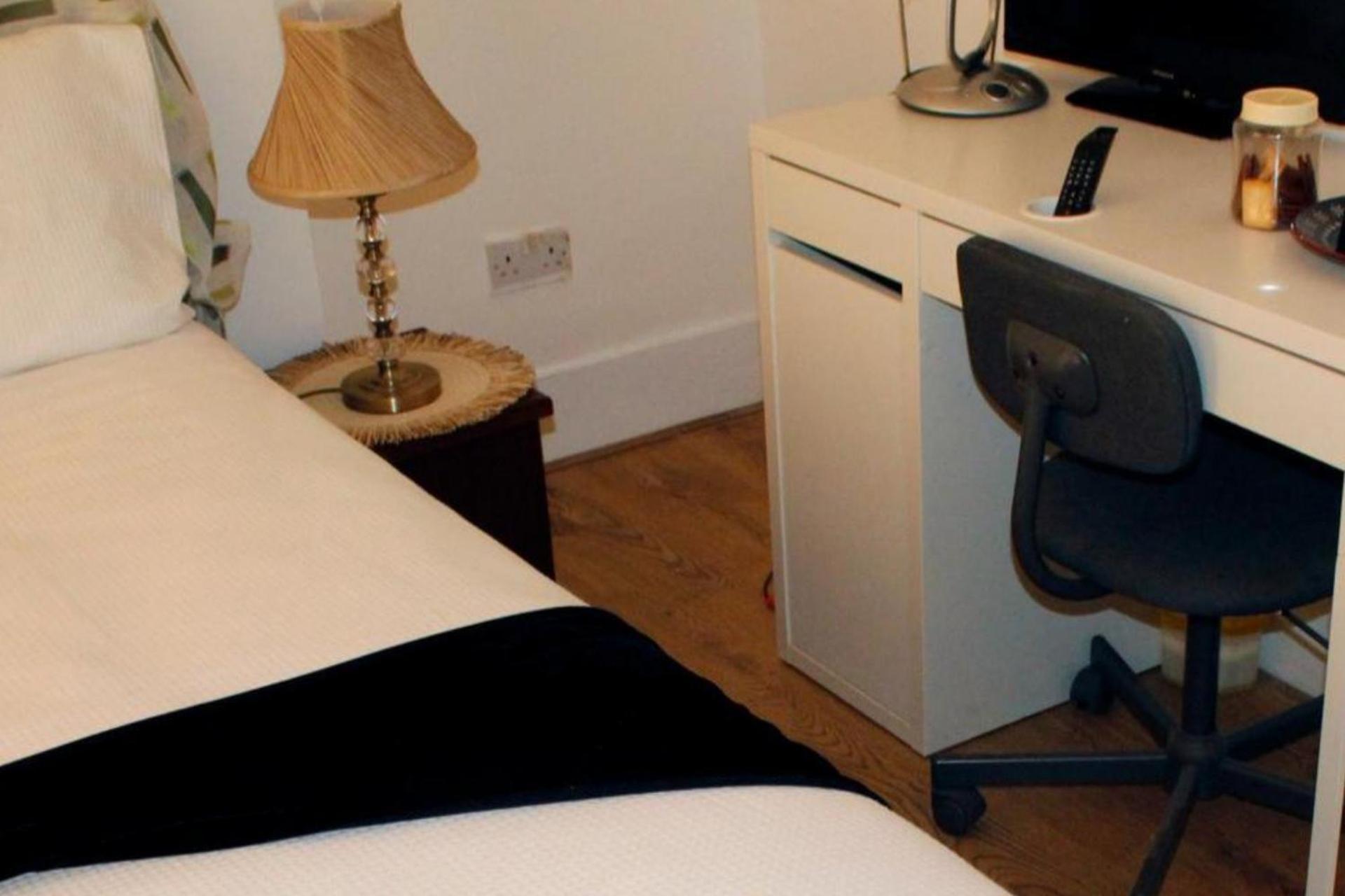 Holiday home Earlycheckin Spacious House W Parking In *