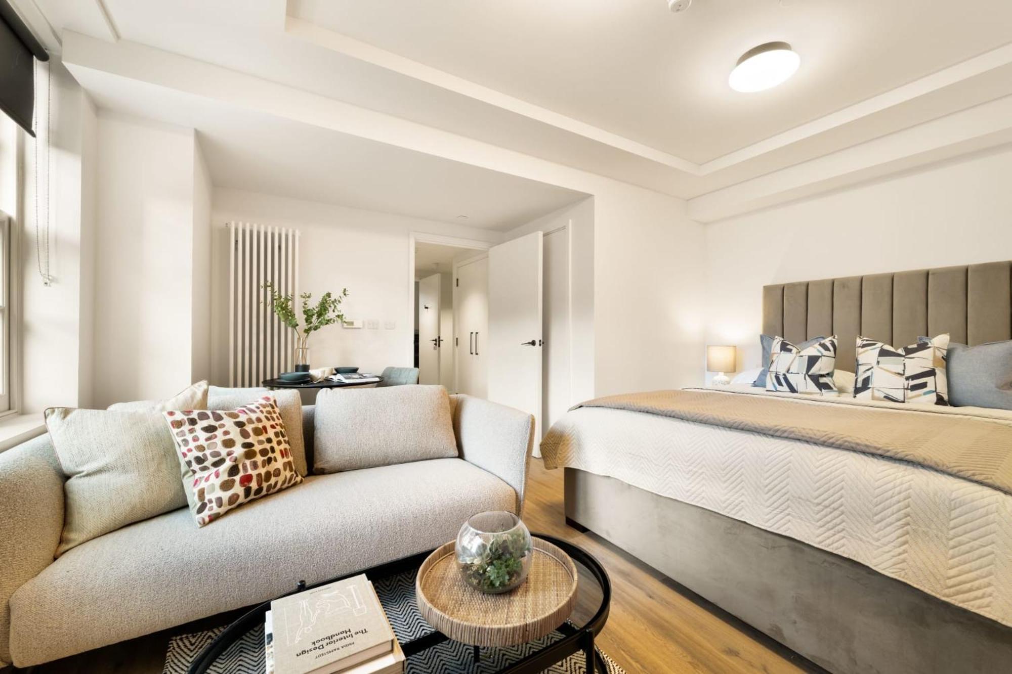 Dolphin House - Serviced Living In Apartment