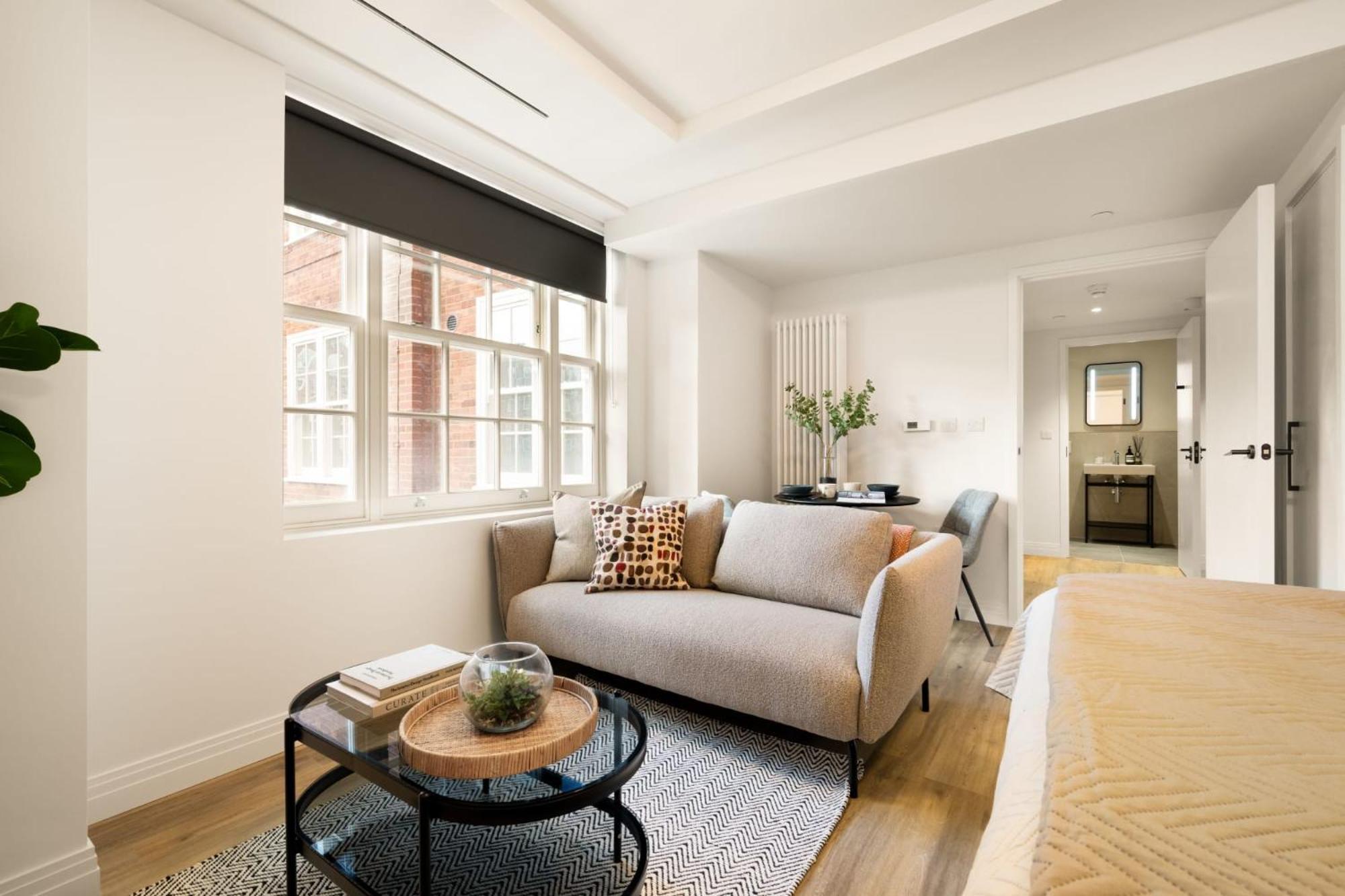 Dolphin House - Serviced Living In Apartment *