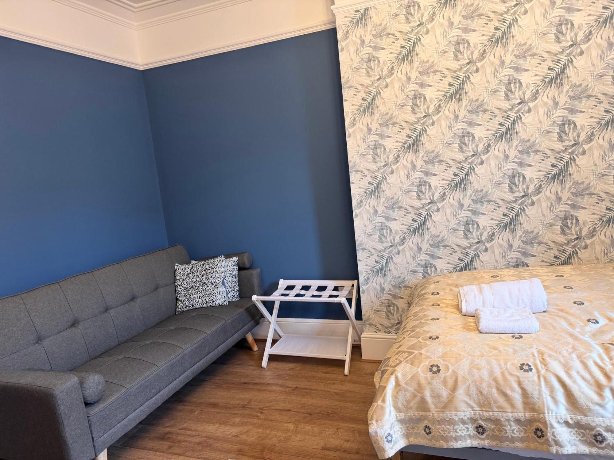 Apartment Crown Terrace London