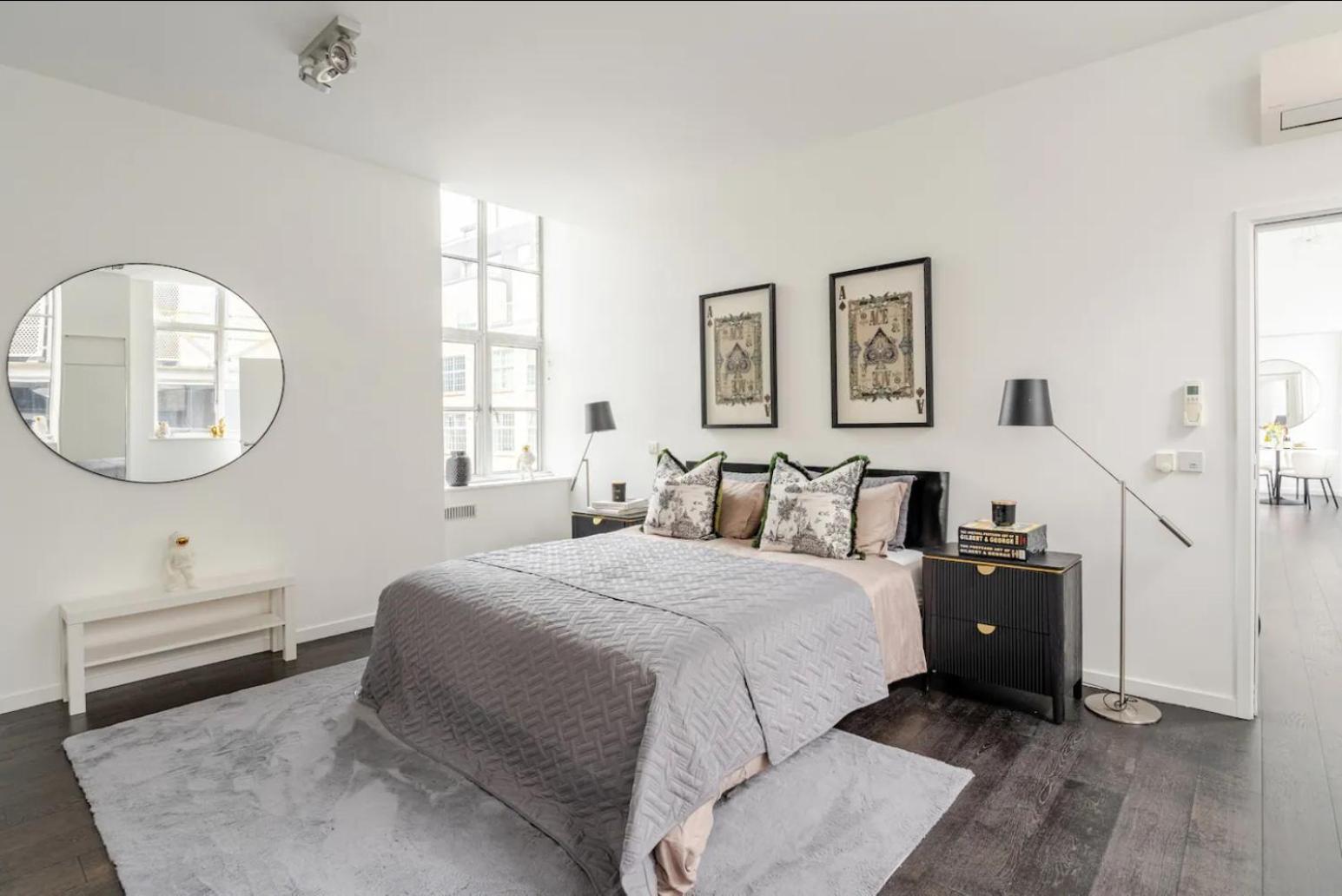 Luxury 3 Bed Soho Apartment