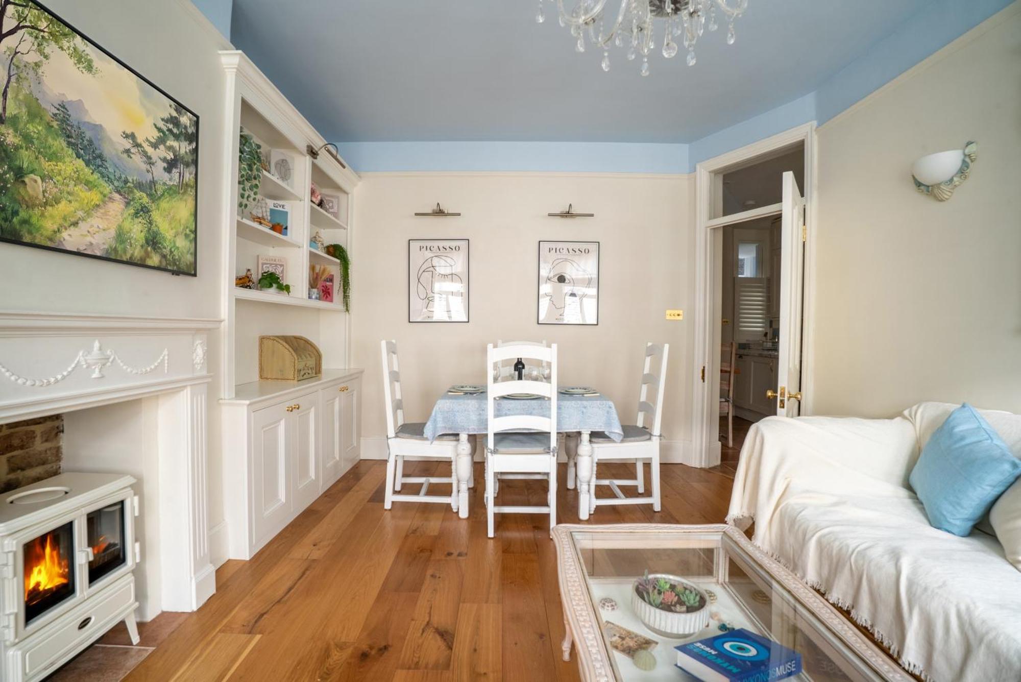 The Plush Putney Retreat London
