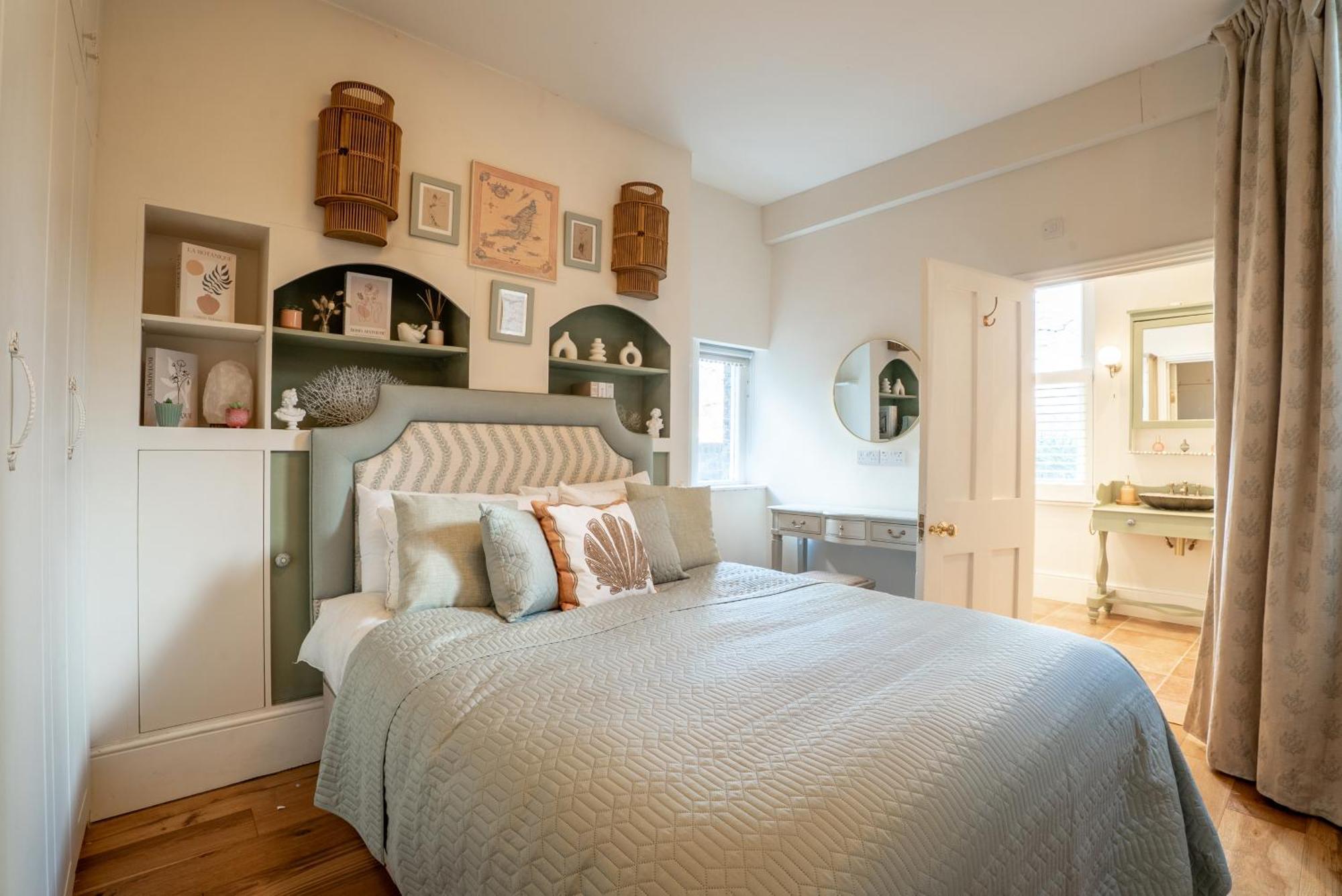 The Plush Putney Retreat Apartment London
