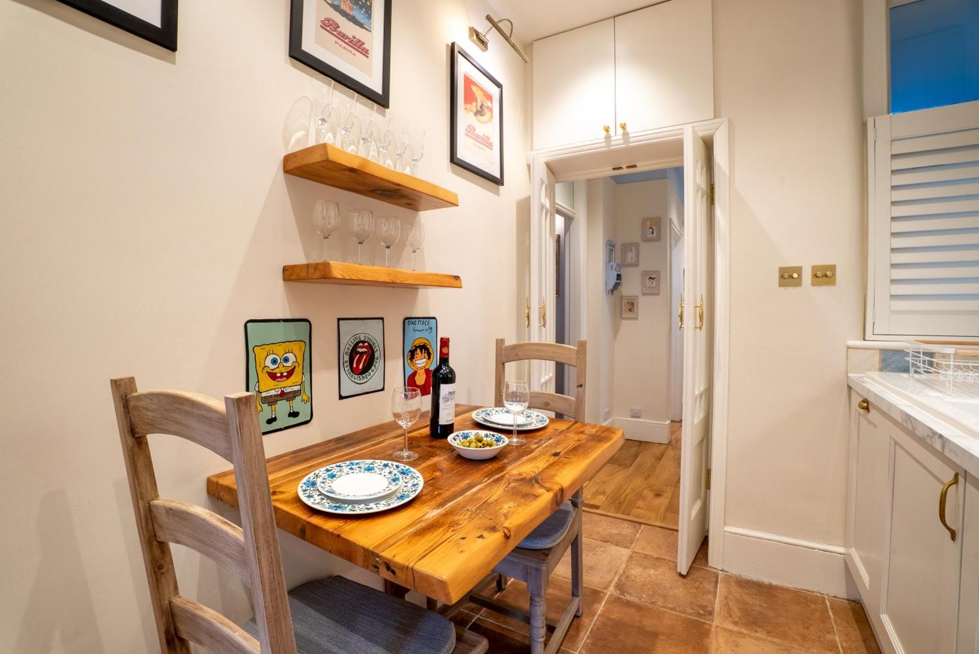 The Plush Putney Retreat Apartment London