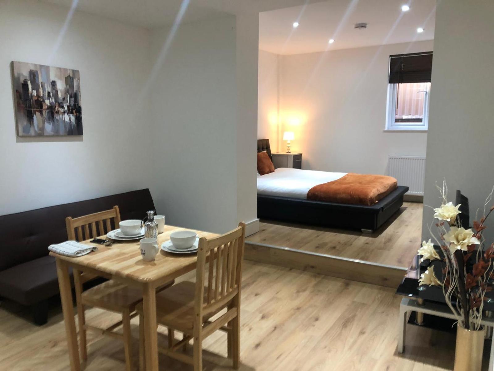 Impeccable In Long & Short Apartment