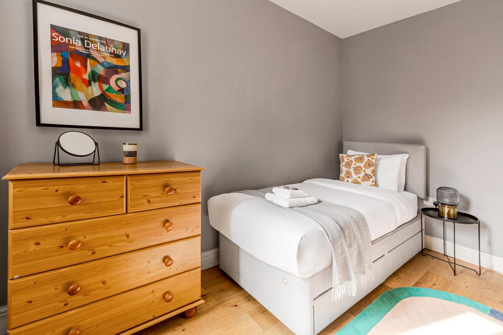 Appartement 2-br Gem In Leafy Sydenham Area With Private Garden Londen