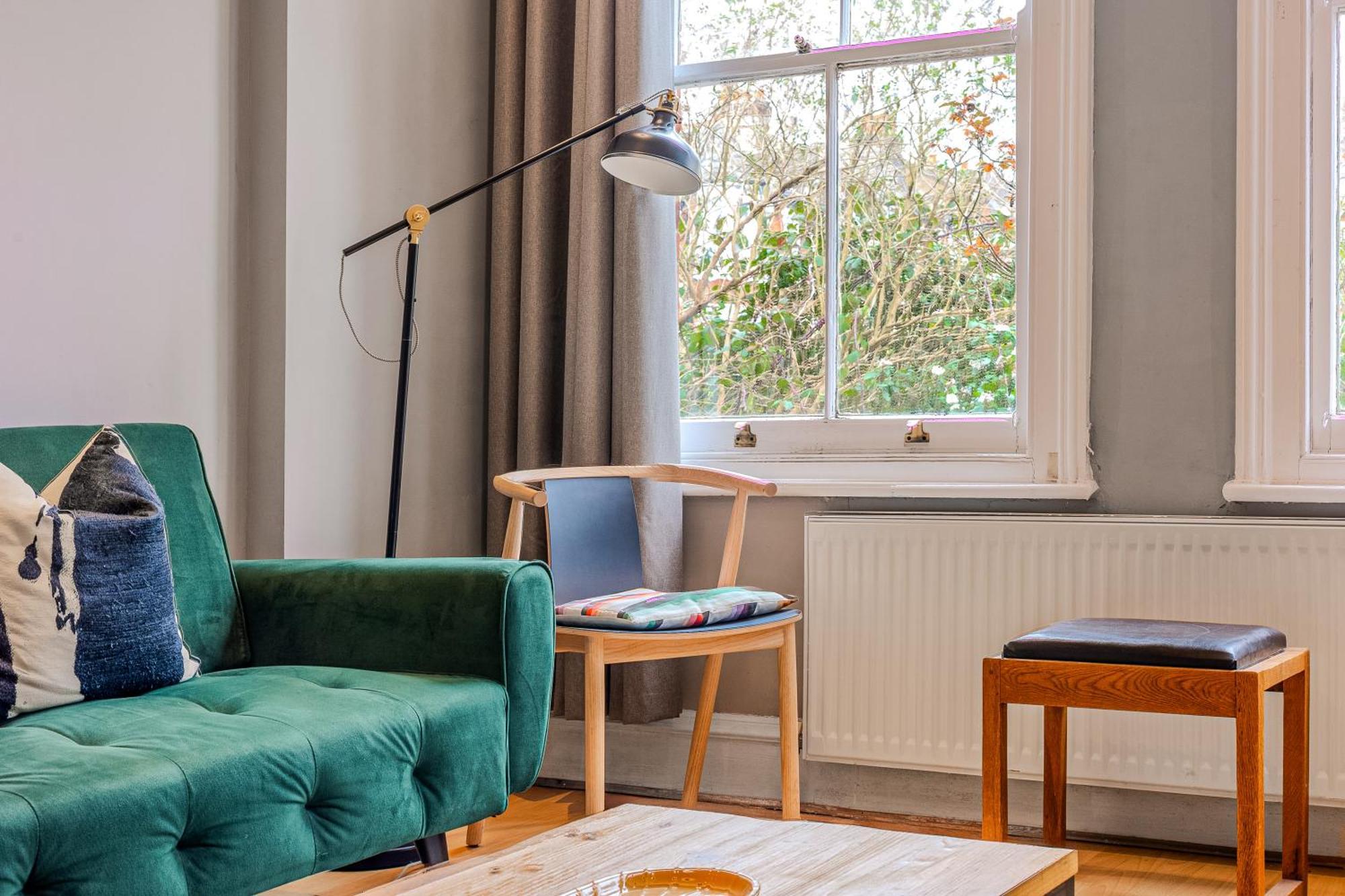 2-br Gem In Leafy Sydenham Area With Private Garden Londen