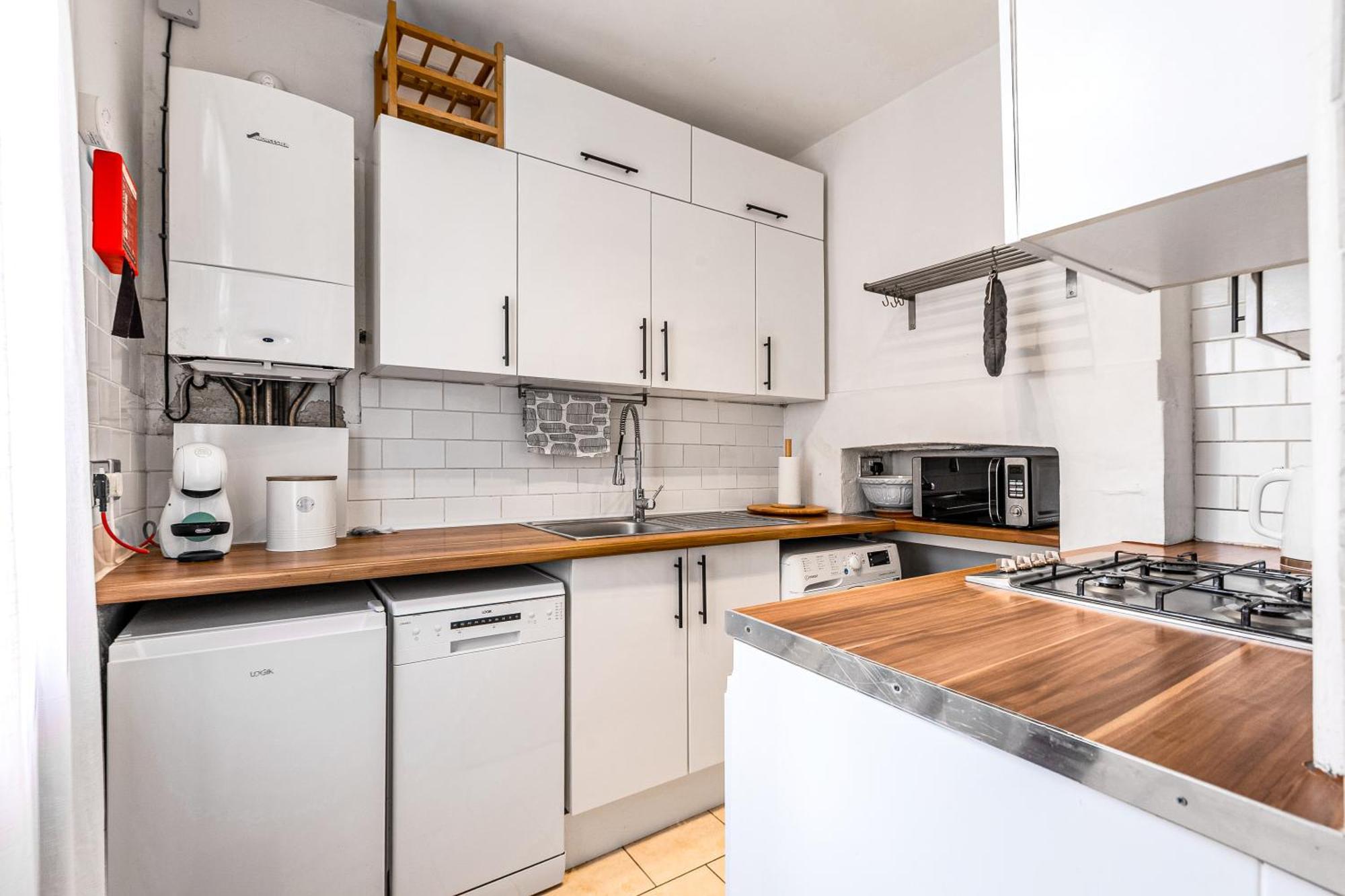 Appartement 2-br Gem In Leafy Sydenham Area With Private Garden Londen