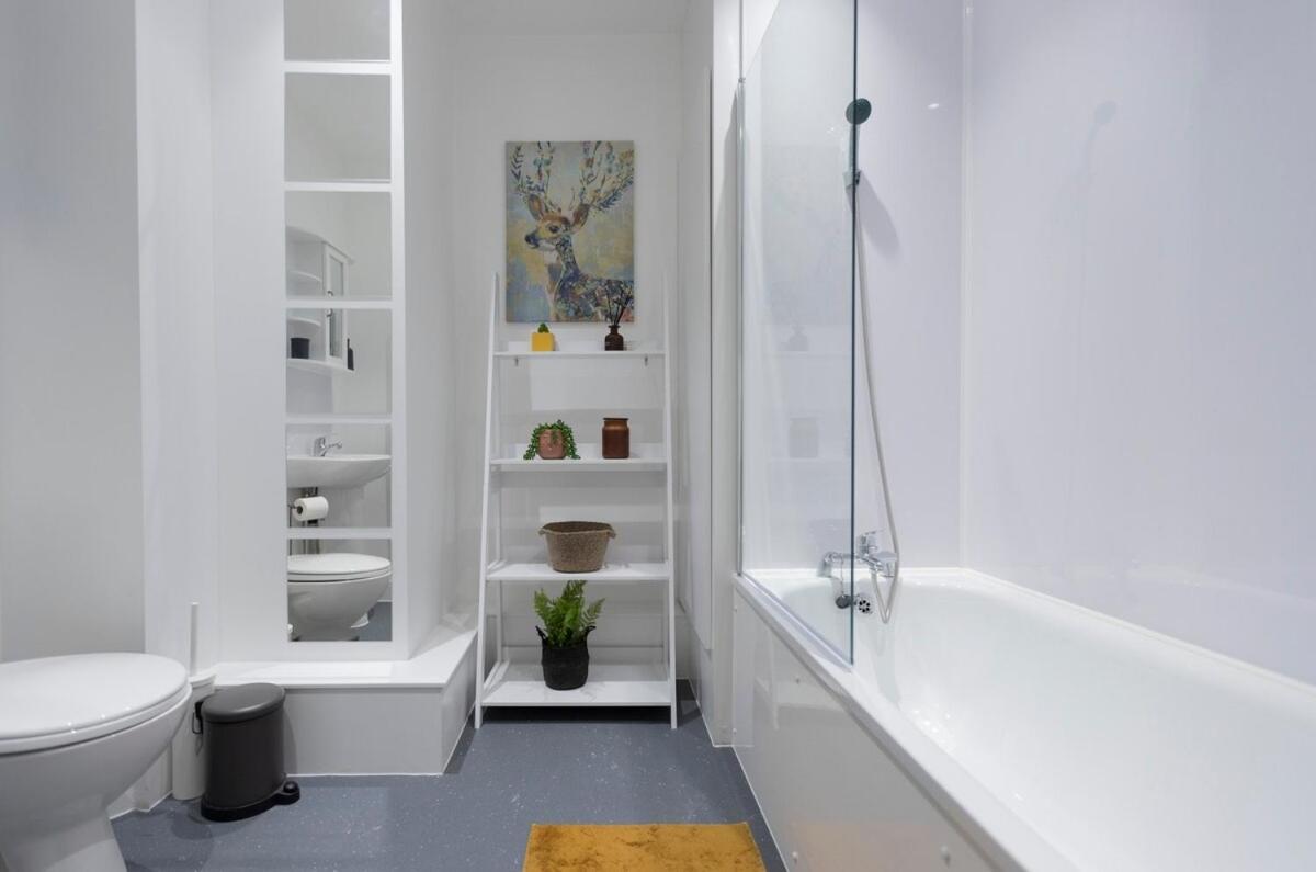 In Aldgate East 2 Apartment