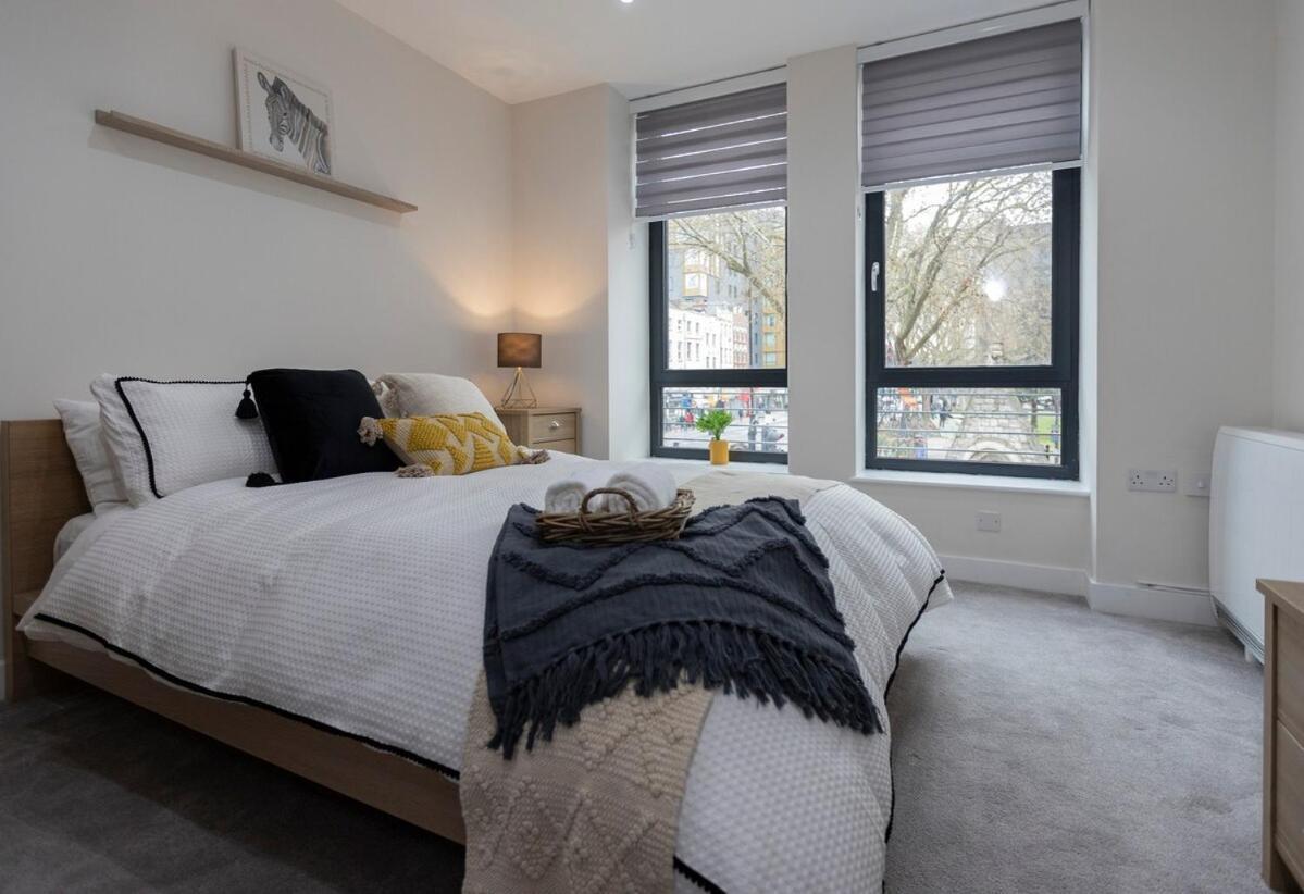 Apartment In Aldgate East 2 *