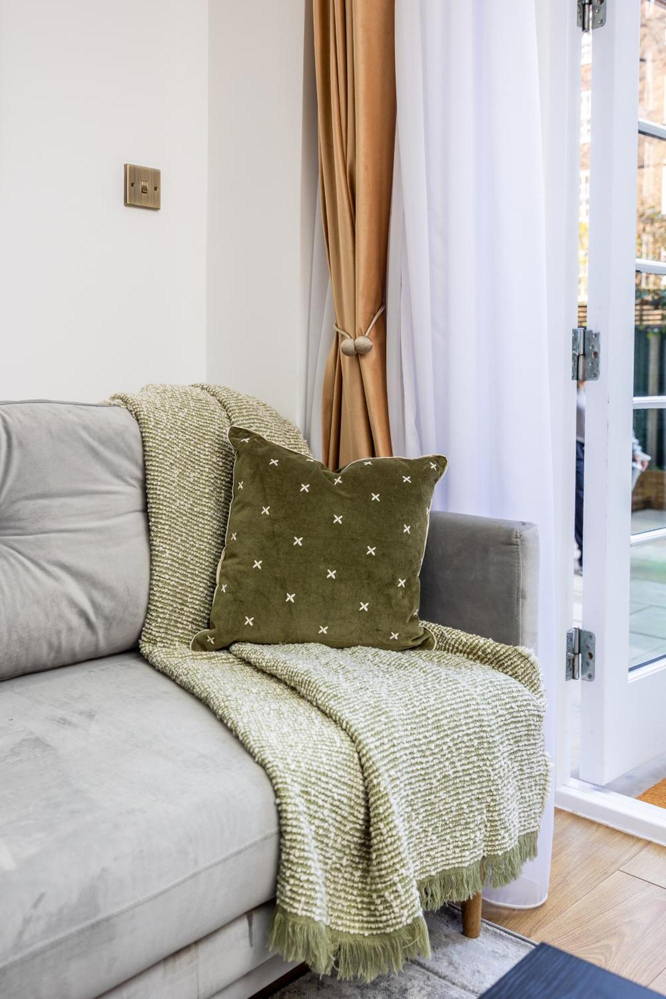 Apartment Modern 4 Bed Flat Prime Location London