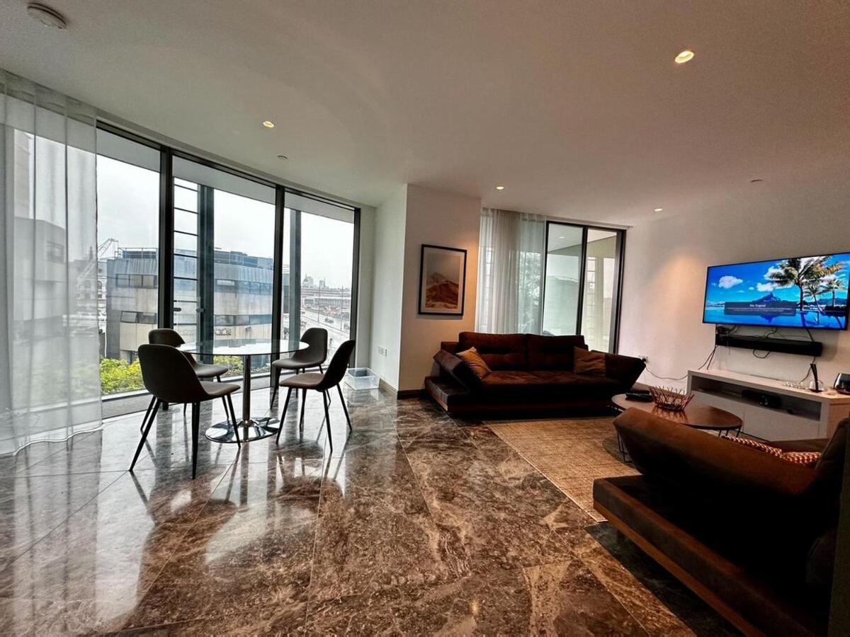 Iconic Luxury 2 Bed 2 Bath Apartment *