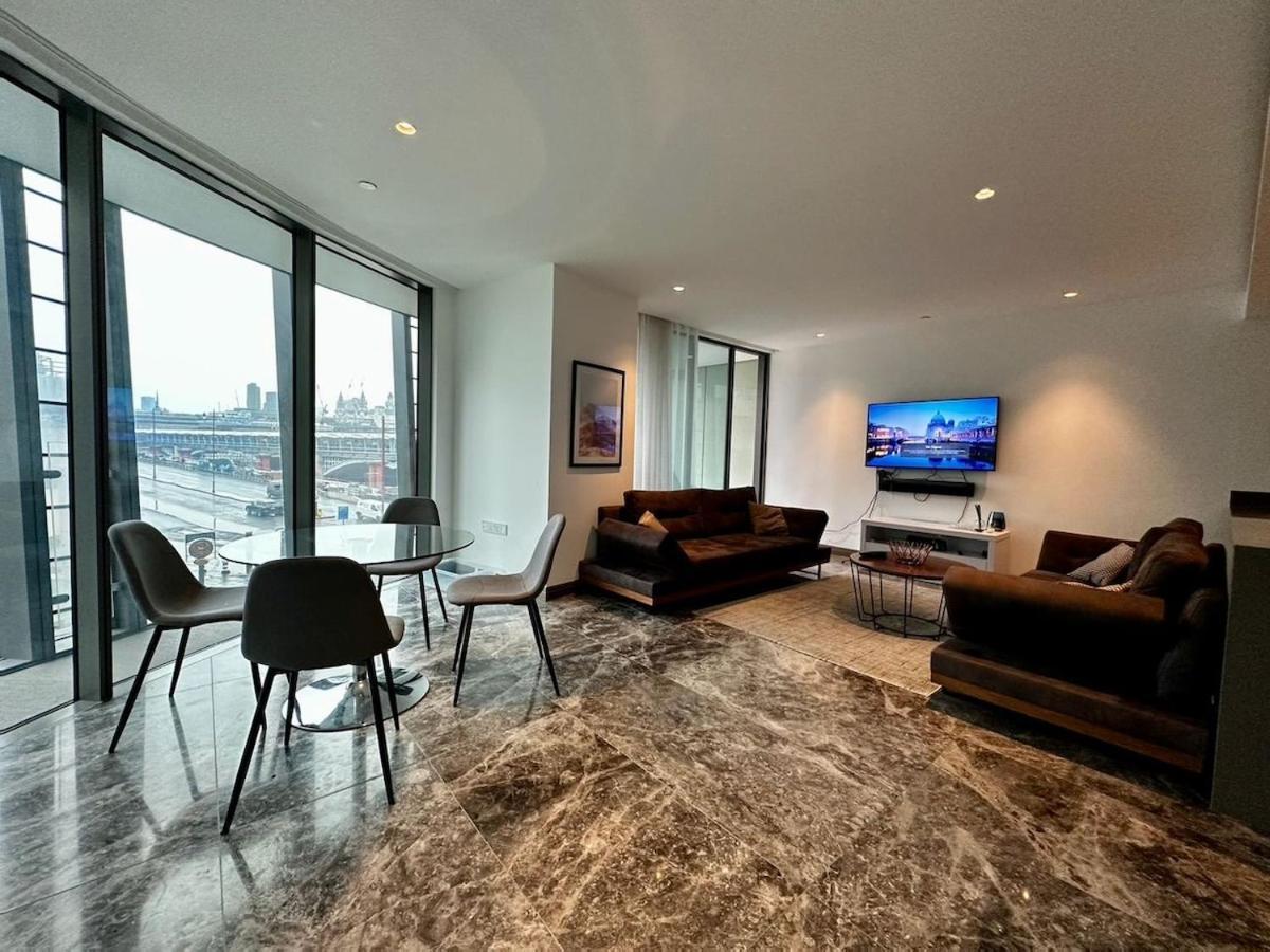 Apartment Iconic Luxury 2 Bed 2 Bath *