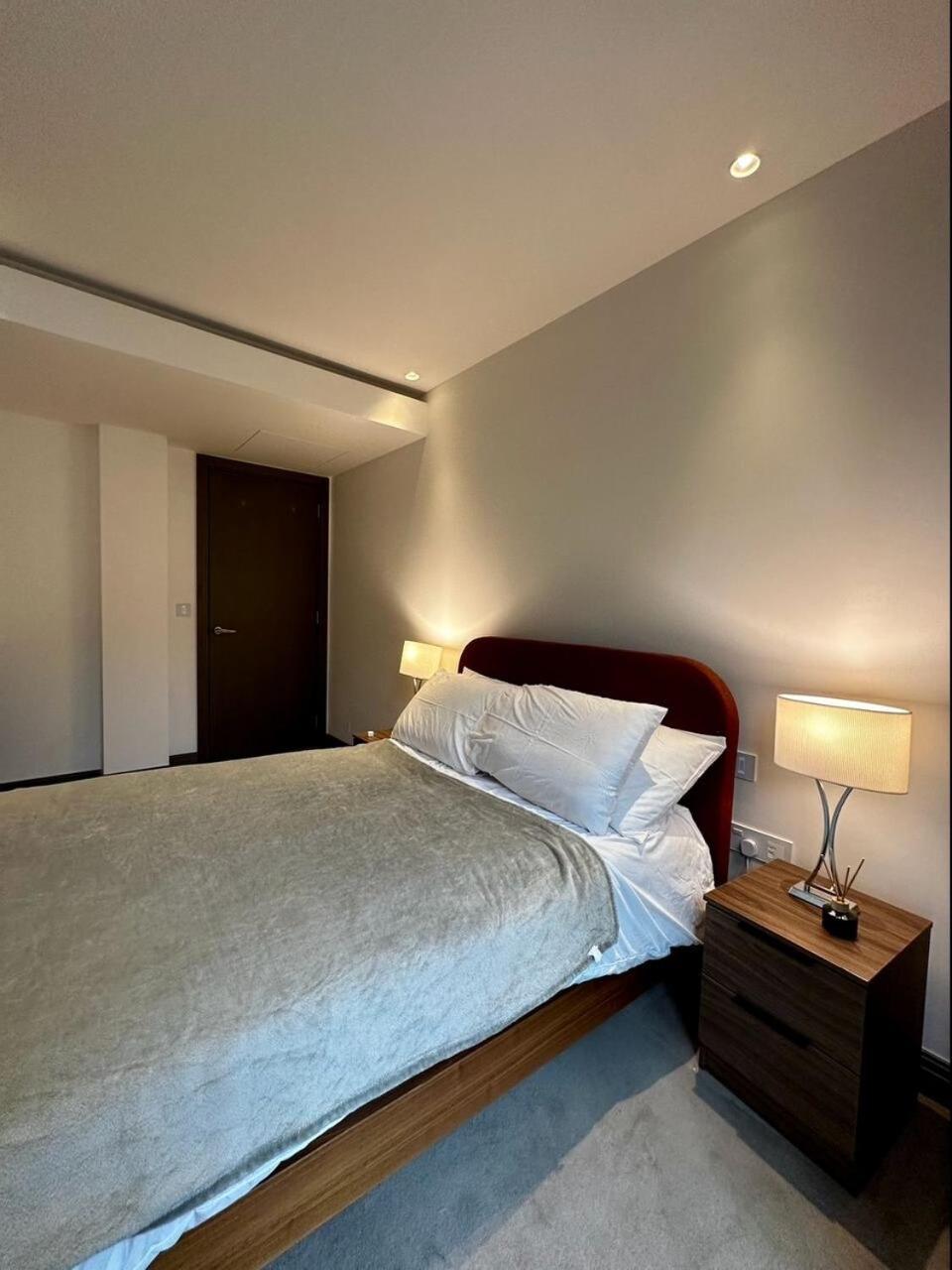 Iconic Luxury 2 Bed 2 Bath * London