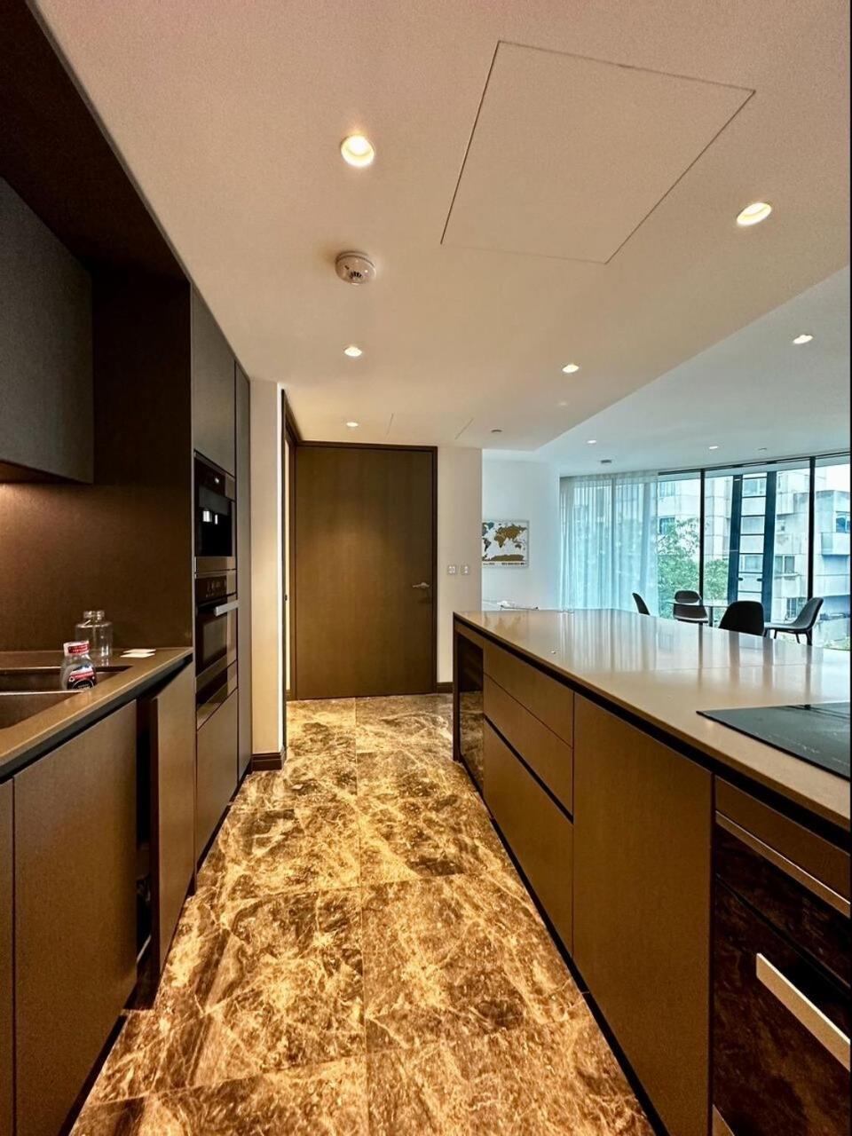 Iconic Luxury 2 Bed 2 Bath Apartment *